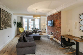 Spacious, Elegant City Centre Apartment with FREE WIFI